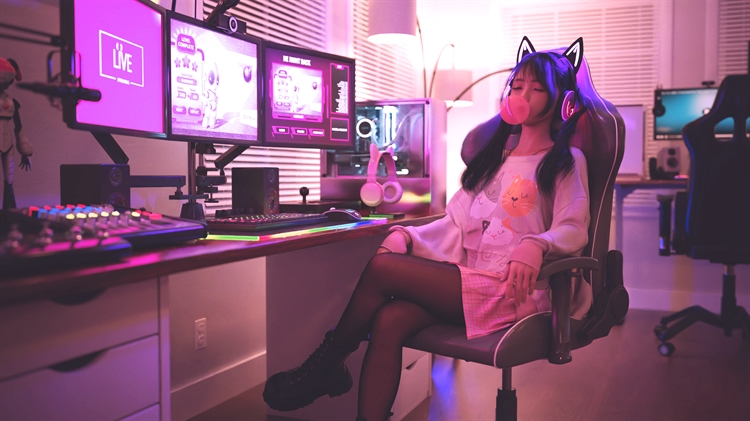 电脑机房双马尾动漫女孩在电竞椅尚戴着耳机吹泡泡玩耍的3D4K高清动漫壁纸
