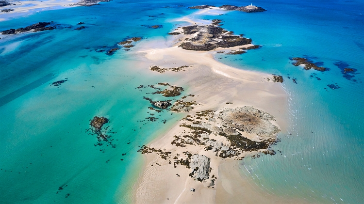 诺曼底海岸的绍塞群岛，法国 